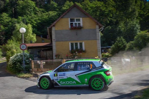 Jan Kopecký se Škodou Fabia R5 na trati Bohemia rallye.