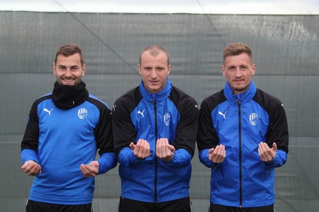 Fotbalisté Plzně zažívají baby boom. Zleva Radim Řezník, Michael Krmenčík a Tomáš Hájek. Zdroj Viktoria Plzeň.