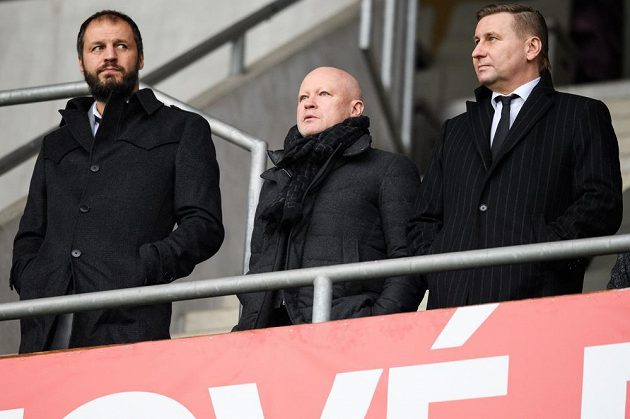 Sparťanské legendy Vratislav Lokvenc, Ivan Hašek a Horst Siegl během derby "S".
