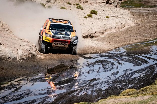 Český závodník Martin Prokop během 6. etapy Rallye Dakar.