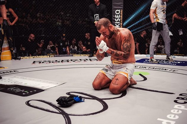 Veterán UFC Eric Spicely se v OKTAGONU loučí se svou kariérou.