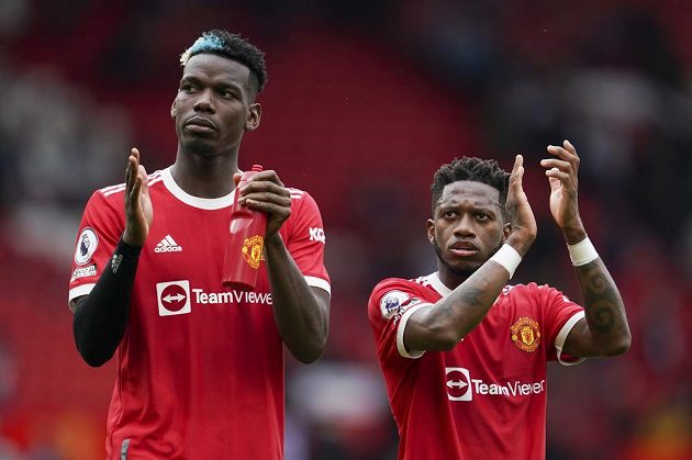 Hráči Manchesteru United si proti Leedsu zastříleli. Paul Pogba (vlevo) čtyřikrát asistoval.