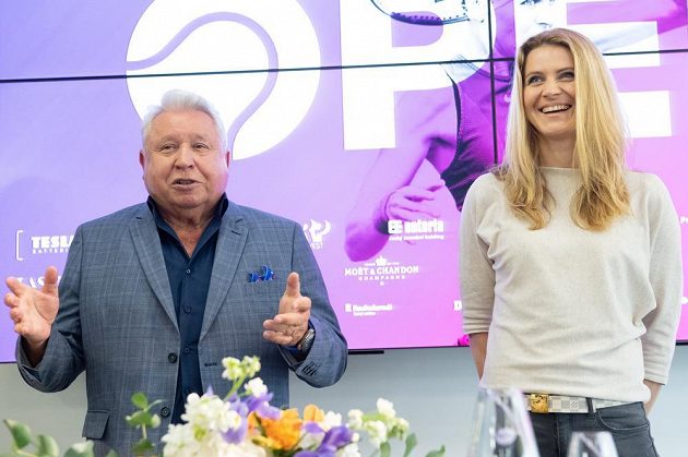 Miroslav Černošek a tenistka Lucie Šafářová během tiskové konference k letošnímu ročníku tenisového turnaje Prague Open 2019.