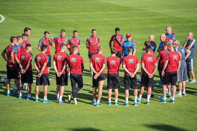 Česká fotbalová reprezentace na prvním tréninku před zápasy kvalifikace MS 2018 s Německem a Severním Irskem.
