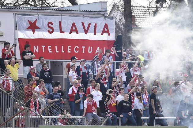 Fanoušci Slavie.