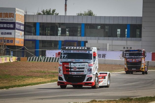 David Vršecký (77) v čele, Adam Lacko (88) hned za ním...