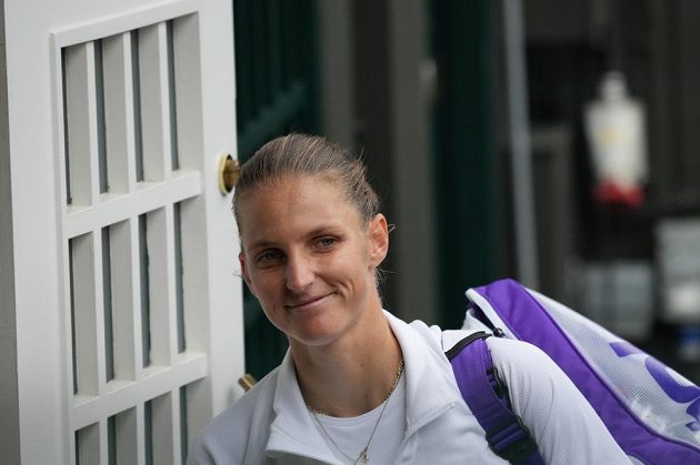 Karolína Plíšková po vítězství nad Arynou Sabalenkovou z Běloruska v semifinále Wimbledonu.