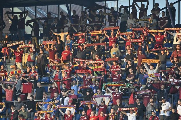 Fanoušci Sparty hnali letenský tým do útoku v odvetném utkání 2. předkola fotbalové Ligy mistrů s Rapidem Vídeň.