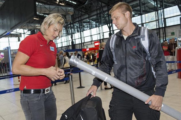 Barbora Špotáková na letišti Václava Havla před odletem na atletické mistrovství světa do Pekingu.