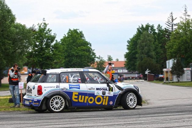 Václav Pech se strojem Mini Cooper S2000 při Rallye Český Krumlov, kde obsadil druhé místo.