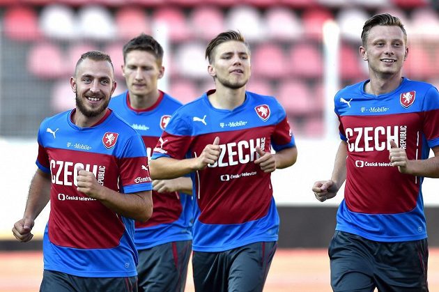 Zleva Jiří Skalák, Milan Škoda, Martin Frýdek a Ladislav Krejčí během tréninku české fotbalové reprezentace.