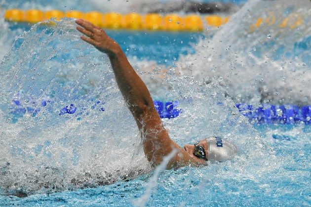 Simona Baumrtová na 100 m znak.