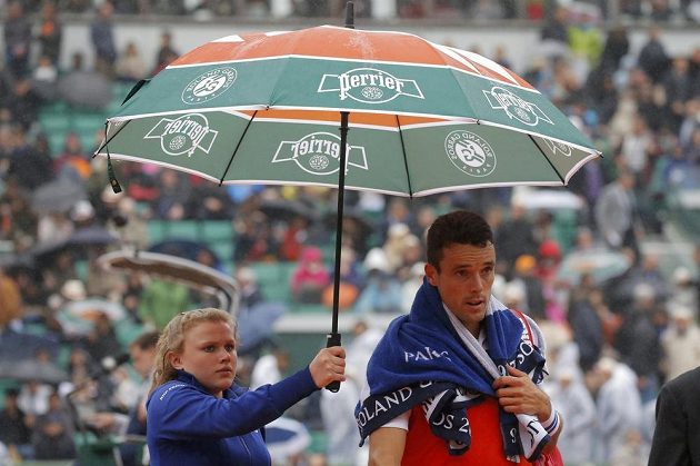 Španělský tenista Roberto Bautista Agut svůj zápas s Novakem Djokovičem také nedohrál.