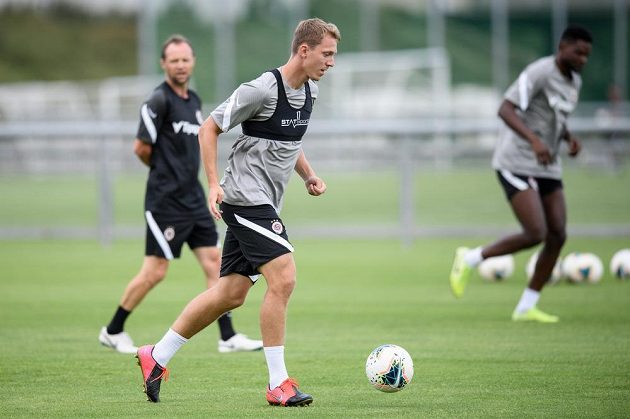 Lukáš Juliš ze Sparty Praha po návratu z hostování během prvního tréninku sezony 2020/2021.