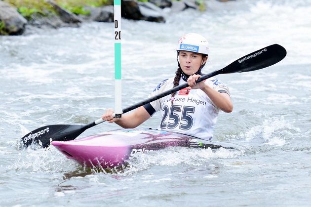 Antonie Galušková napodobila sestru Karolínu a na juniorském evropském šampionátu získala stříbro.