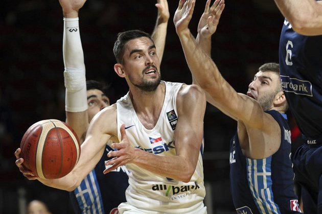 Čeští basketbalisté porazili favorizované Řeky a zahrají si na olympiádě. Na snímku jediný Čech v NBA Tomáš Satoranský.