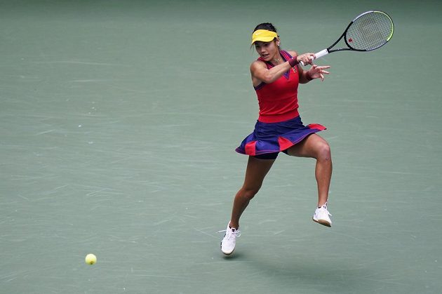 Emma Raducanu returns the ball in the US Open final.