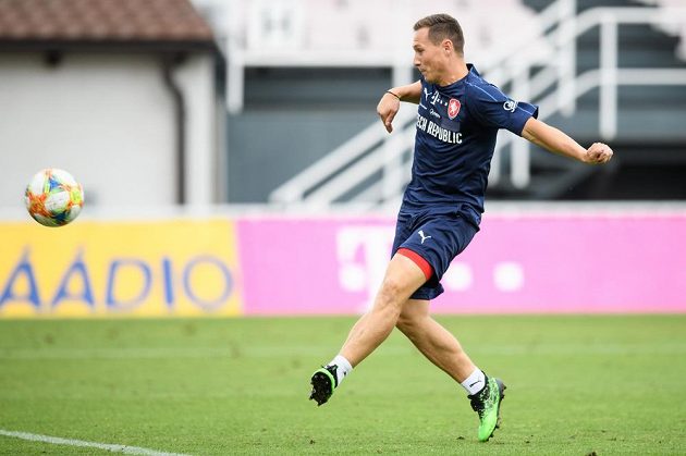 Slávista Jan Bořil během tréninku fotbalové reprezentacena zápasy kvalifikace ME 2020 v Kosovu a Černé Hoře.