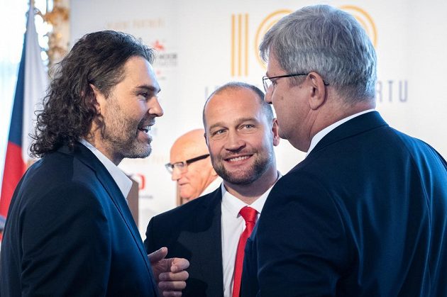Jaromír Jágr, Jiří Šlégr a Miroslav Jansta během oslavy 100 let českého sportu na Pražském hradě.