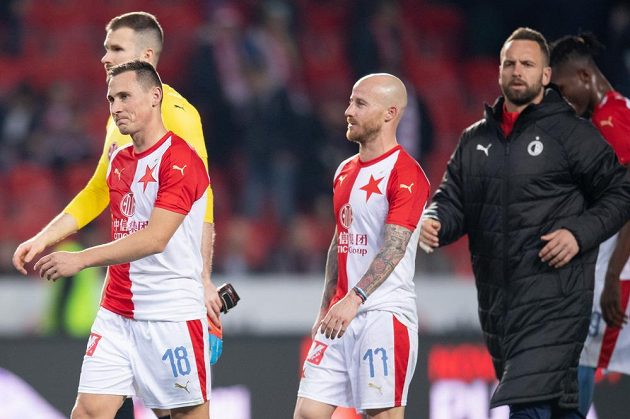Fotbalisté Slavie Praha Jan Bořil, Ondřej Kolář, Miroslav Stoch a Přemysl Kovář po remíze s Libercem.