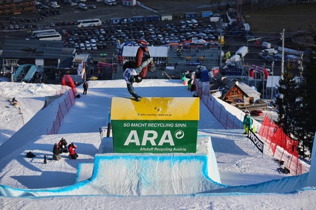 Jan Nečas při soutěži ve slopestylu na mistrovství světa v Kreischbergu.