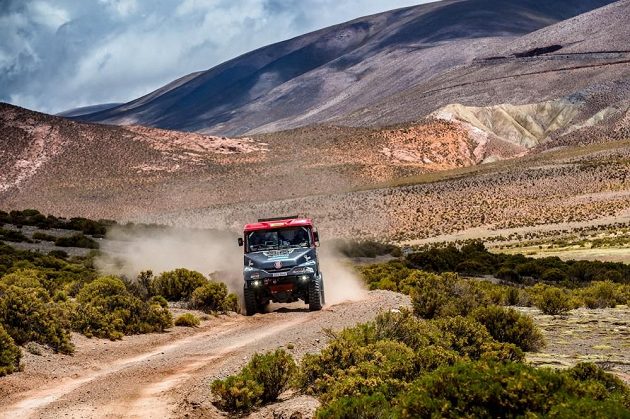 Albert Llovera s tatrou při Rallye Dakar.