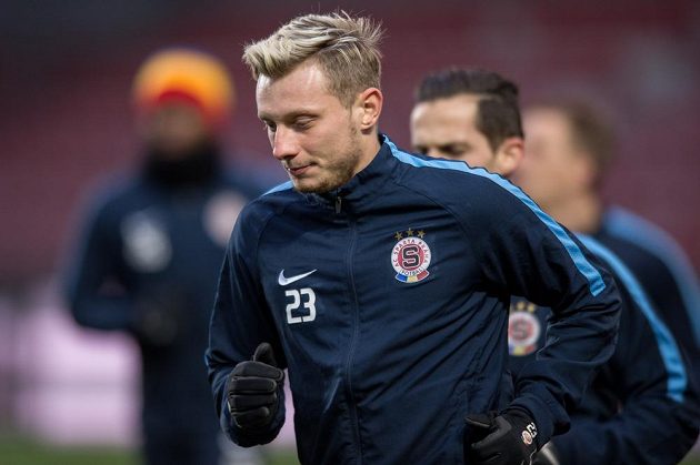 Sparťanský záložník Ladislav Krejčí během tréninku před úvodním osmifinálovým duelem Evropské ligy s Laziem.