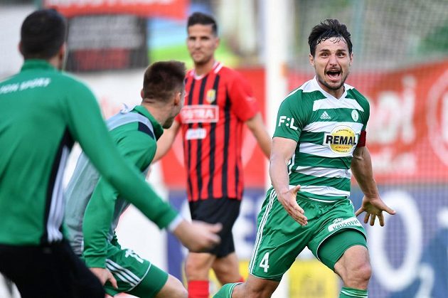 Josef Jindřišek z Bohemians 1905 bezprostředně po vyrovnávacím gólu proti Opavě.