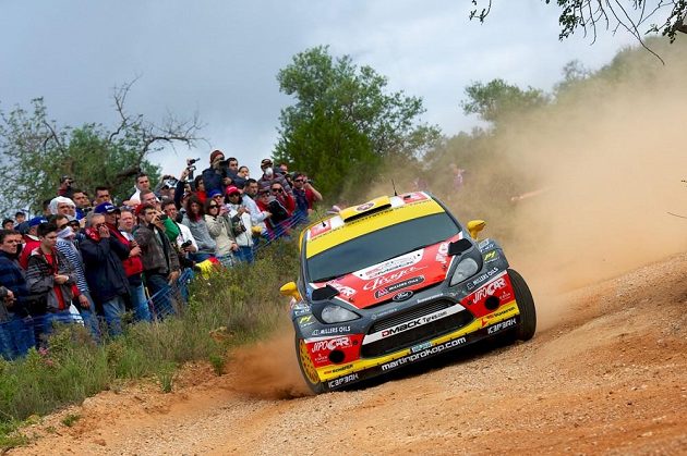 Ford Fiesta WRC Martina Prokopa na trati Portugalské rallye.