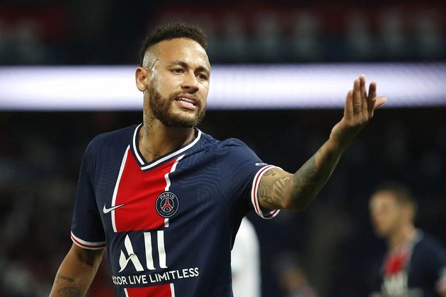 Naštvaná hvězda PSG - Brazilec Neymar. Ve šlágru francouzské ligy viděl červenou kartu.