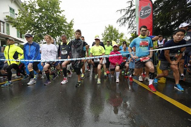 Ženevský maratón - start a rozehřívání pod odborným dozorem.