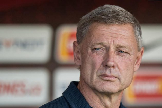 Trenér pražské Sparty Zdeněk Ščasný během utkání 28. kola Synot ligy s Libercem.