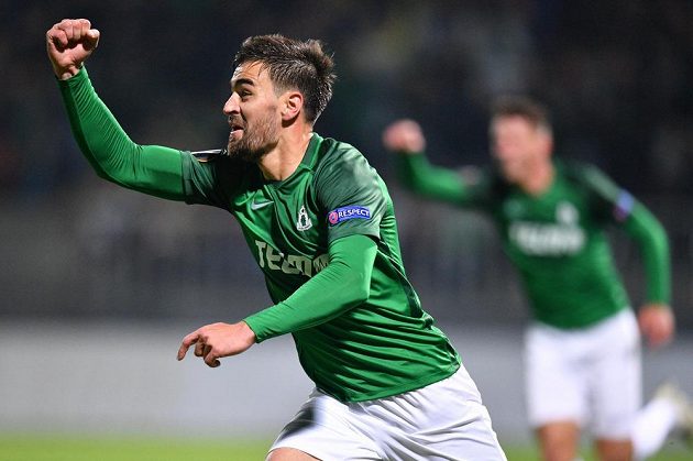 Jablonecký David Hovorka se raduje poté, co v první půli snížil v zápasu EL s Dynamem Kyjev na 1:2.