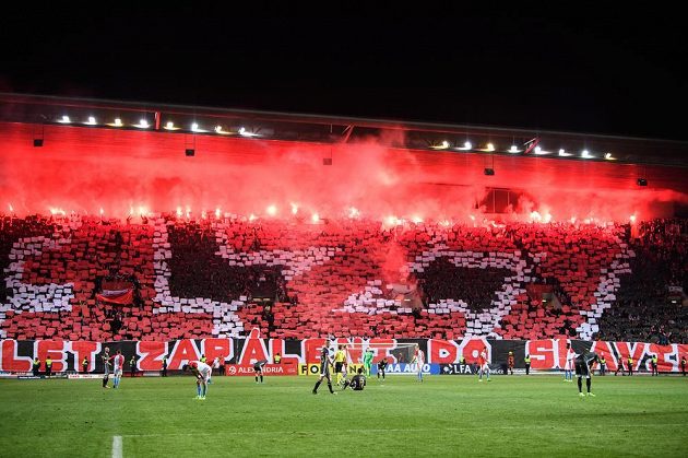 Choreo fanoušků Slavie Praha během utkání 15. kola Fortuna ligy s Baníkem Ostrava.