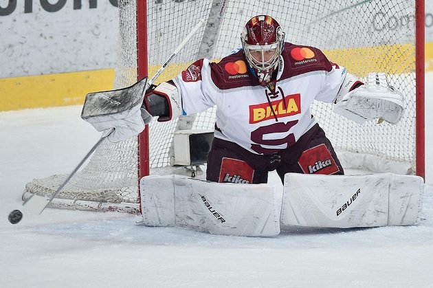 Brankář Sparty Sami Aittokallio.