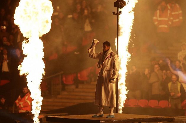 Anthony Joshua obhájil mistrovské pásy čtyř organizací proti vyzyvateli Alexandru Povětkinovi.
