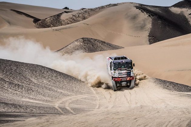 Martin Kolomý na trati Rallye Dakar v Peru.