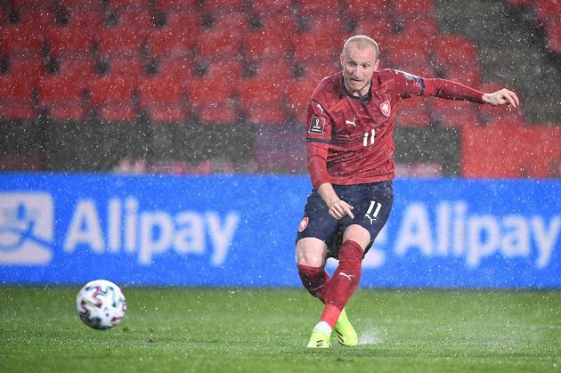 Czech forward Michael Krmenčík during a shooting attempt against Belgium in a qualifying match for promotion to Ms.