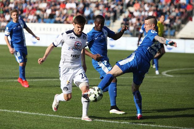 Michal Trávník (24) ze Slovácka a liberečtí Jiří Fleišman (vpravo) a Soune Soungole.