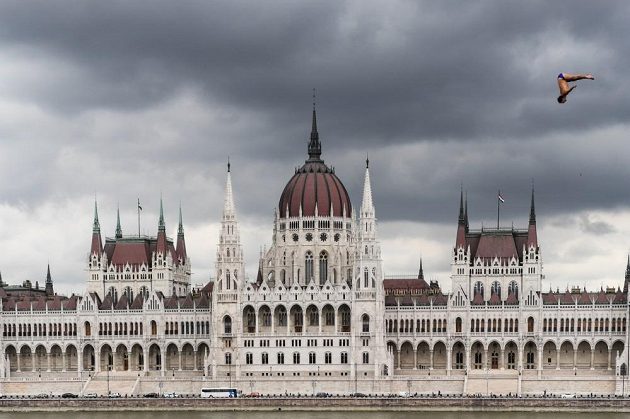Michal Navrátil v okouzlující kulise maďarské metropole při tréninku na MS.
