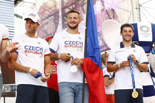 Čeští olympionici a medailisté z Olympijských her v Tokiu 2021 přišli pozdravit diváky do Olympijského festivalu. Na snímku kánoista Lukáš Rohan judista Lukáš Krpálek, vodní slalomář Jiří Prskavec