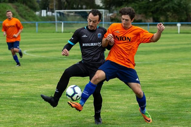 Malý pražský fotbalový klub - Prague Raptors - uzavřel partnerství se slavným anglickým Leedsem United.