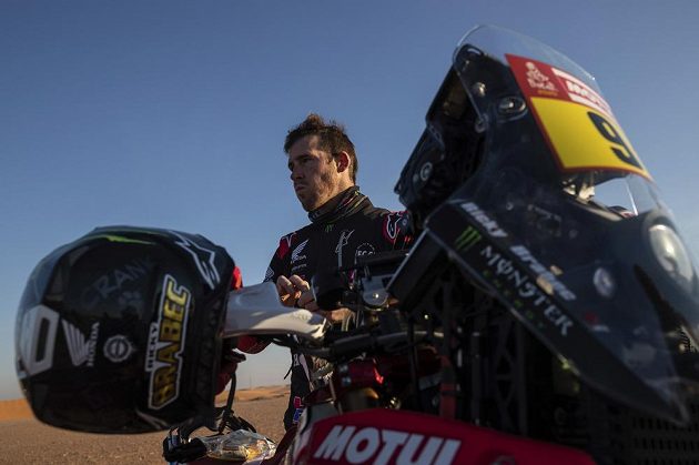 Motocyklista Ricky Brabec se stal prvním Američanem, který dokázal vyhrát Rallye Dakar.