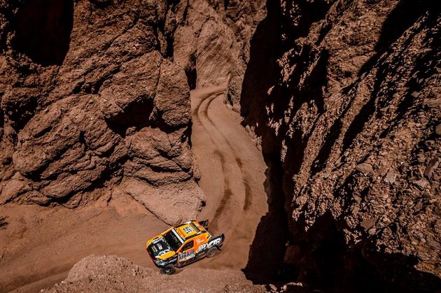 Martin Prokop a nádherné scenérie při 8. etapě Rallye Dakar.