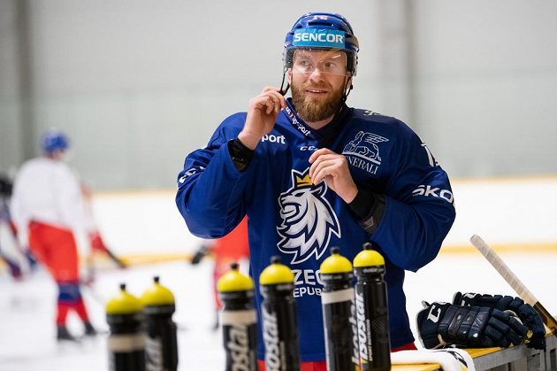 Jiří Novotný během tréninku hokejové reprezentace před turnajem Channel One Cup