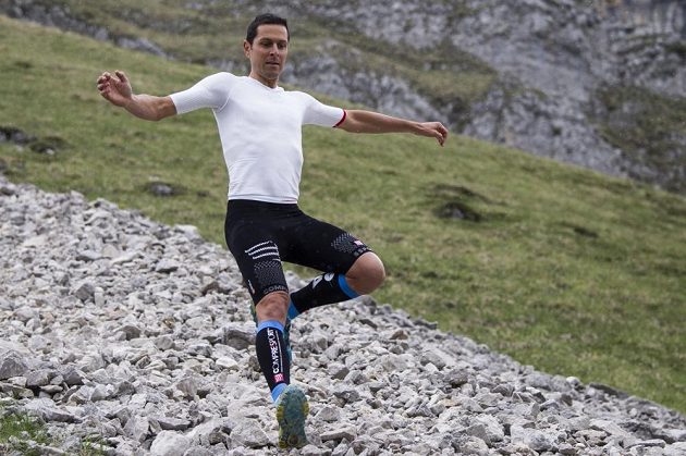Triko CompresSport On/Off: Hodí se na běhy, kde rychlé pasáže střídají pomalé.