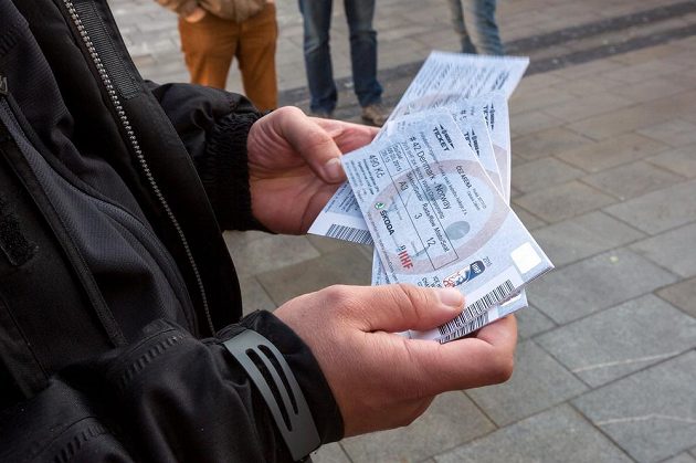 Majitel vstupenek na utkání Dánsko - Norsko v rámci hokejového mistrovství světa 2015 v Ostravě.