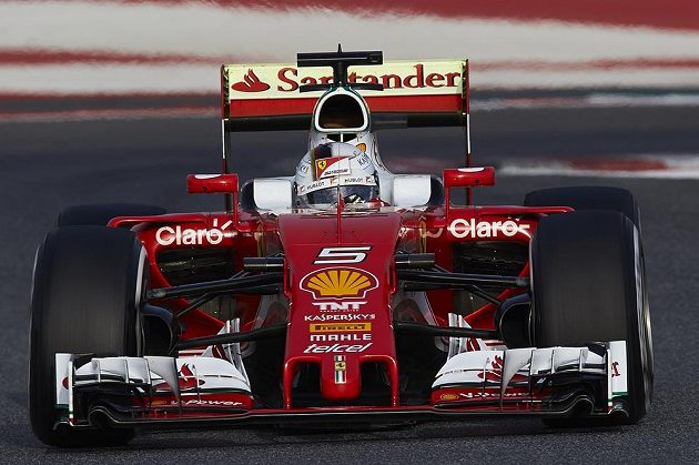 Němec Sebastian Vettel byl nejrychlejším jezdcem úvodního dne oficiálního testování týmů před začátkem sezóny formule 1.