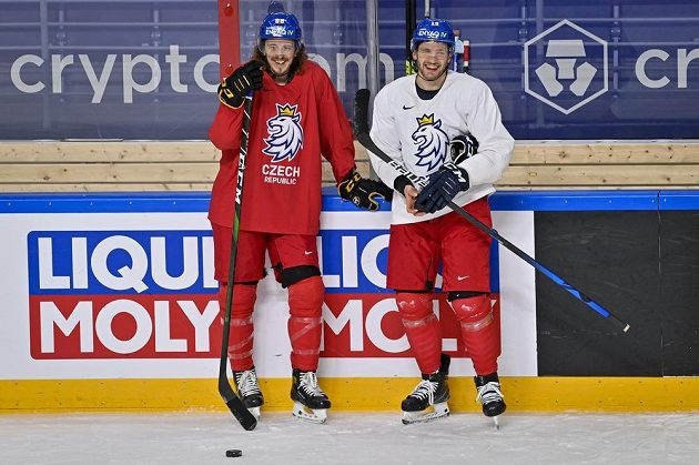 From left, defender Libor Šulák and forward Adam Musil.