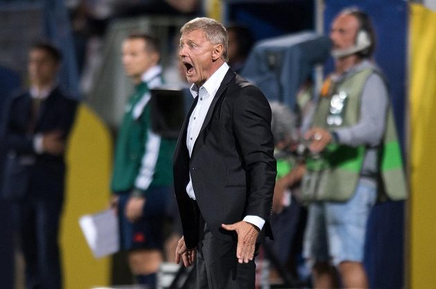 Trenér Sparty Zdeněk Ščasný během utkání základní skupiny Evropské ligy s Asterasem Tripolis.